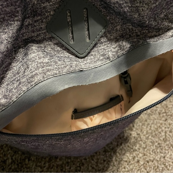 Adidas backpack gray and light pink in great condition! - Picture 5 of 8